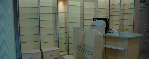 MOBILIER espace de vente et comptoirs