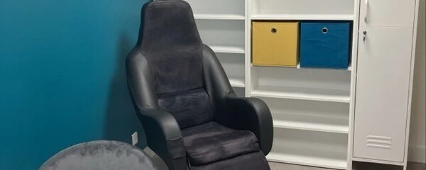 VENDS JOLIE PHARMACIE ENTIEREMENT RENOVEE DANS VILLAGE DYNAMIQUE AVEC COMMERCES DU SUD DE LA MARNE