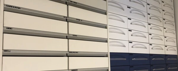 Meubles tiroirs médicaments