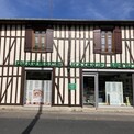 VENDS JOLIE PHARMACIE ENTIEREMENT RENOVEE DANS VILLAGE DYNAMIQUE AVEC COMMERCES DU SUD DE LA MARNE
